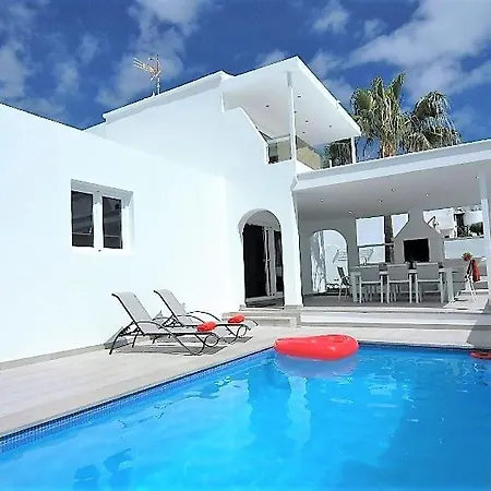 Playa Del Carmen - A Beautiful 4 Bedroom - In The Heart Of Puerto Del Carmen Puerto del Carmen (Lanzarote)