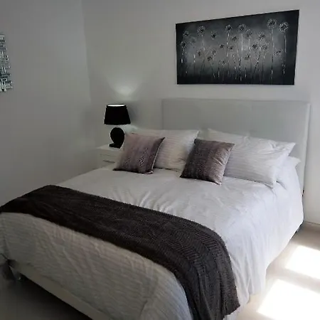Playa Del Carmen - A Beautiful 4 Bedroom - In The Heart Of Puerto Del Carmen Вилла