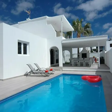 Playa Del Carmen - A Beautiful 4 Bedroom - In The Heart Of Puerto Del Carmen Вилла *